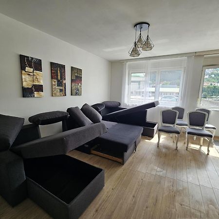 Spacious And Modern Apartment In Town Center 科尼茨 外观 照片