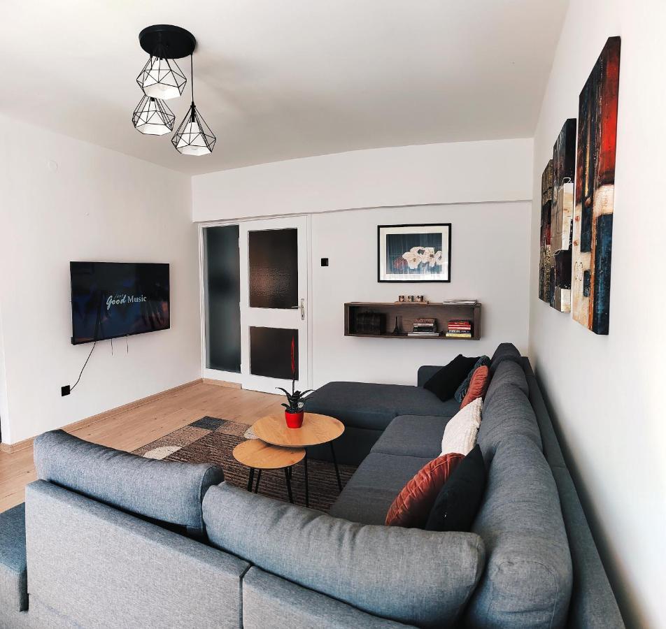 Spacious And Modern Apartment In Town Center 科尼茨 外观 照片