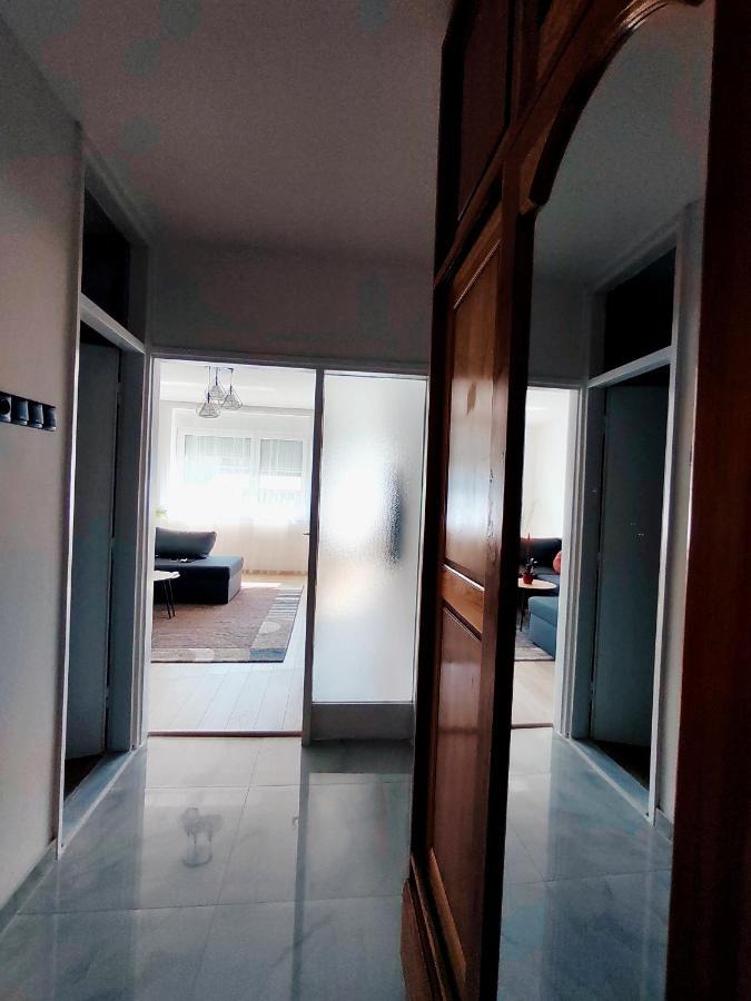 Spacious And Modern Apartment In Town Center 科尼茨 外观 照片