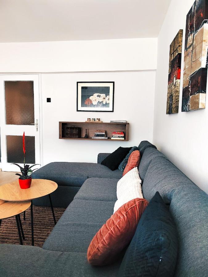 Spacious And Modern Apartment In Town Center 科尼茨 外观 照片