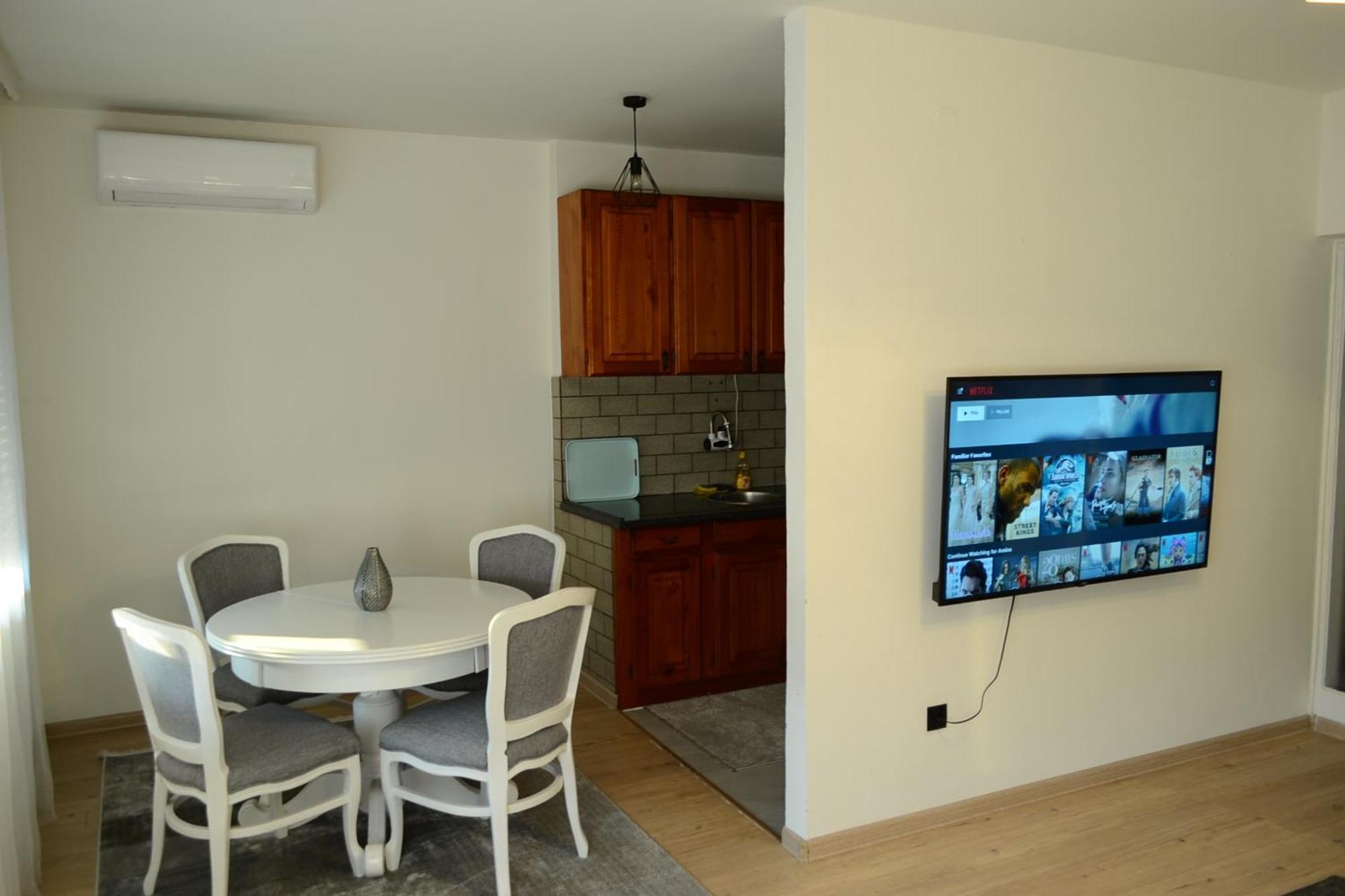 Spacious And Modern Apartment In Town Center 科尼茨 外观 照片