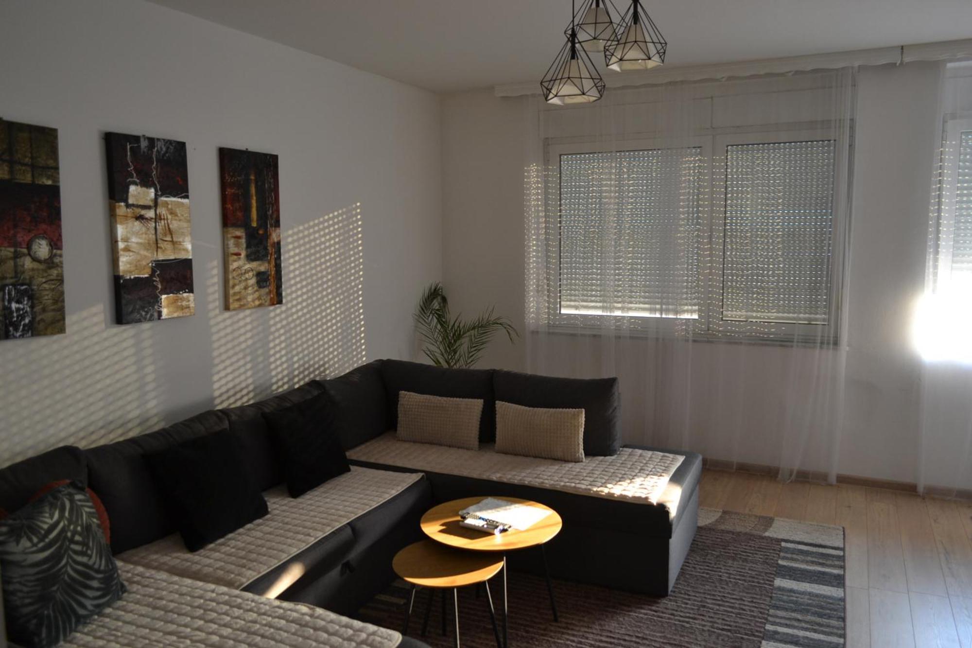 Spacious And Modern Apartment In Town Center 科尼茨 外观 照片