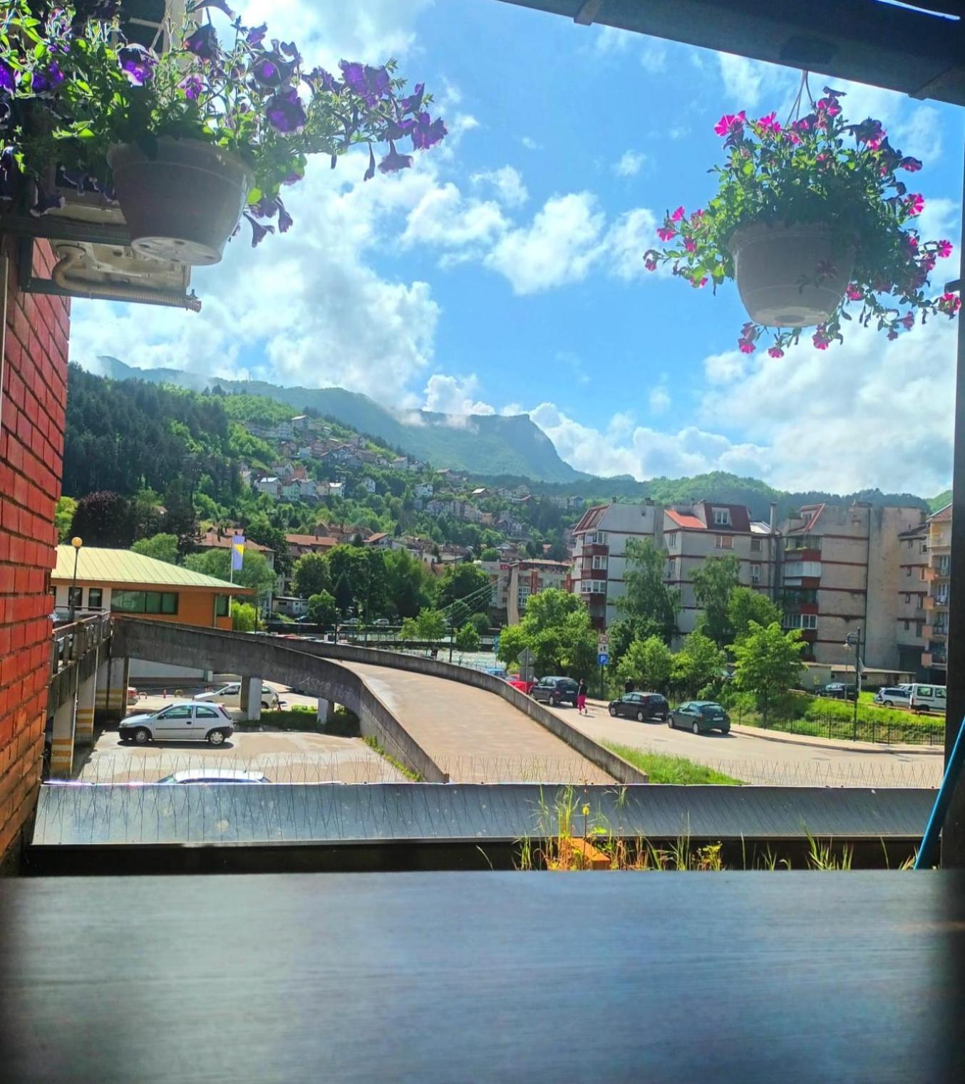 Spacious And Modern Apartment In Town Center 科尼茨 外观 照片